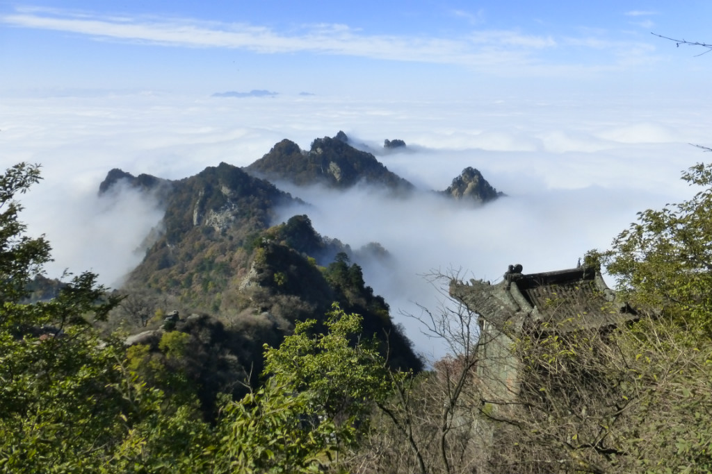 [Image: wudang-scen14.jpg]